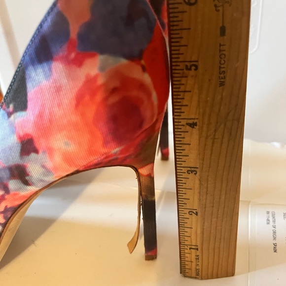 Manolo Blahnik floral heels - Picture 1 of 3
